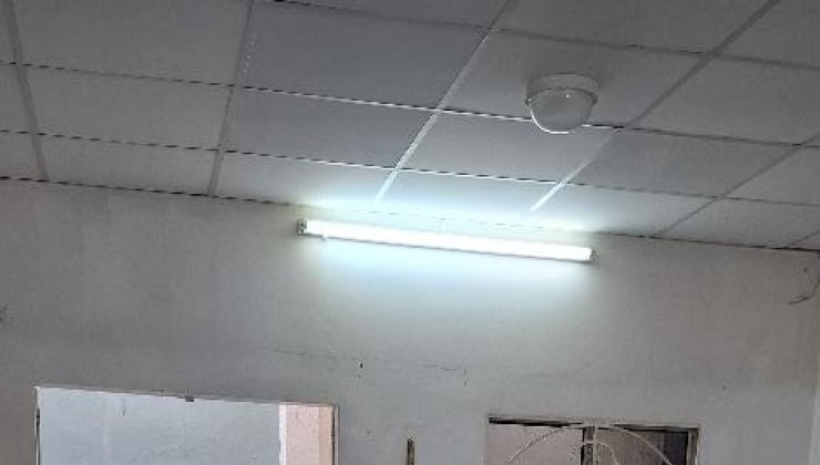 Nhà Nguyễn Sỹ Sách, 30m2, ngang hơn 4m vuông vức, 3 tỷ nhỉnh